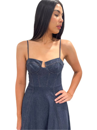 Fitted bodice, cut out denim dress