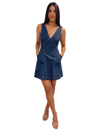 Gorgeous v-neck denim mini skirt with side pockets